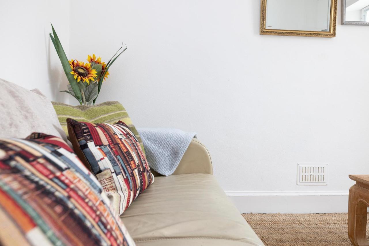 Joivy Cosy Flat In The Heart Of Edinburgh Apartment ภายนอก รูปภาพ