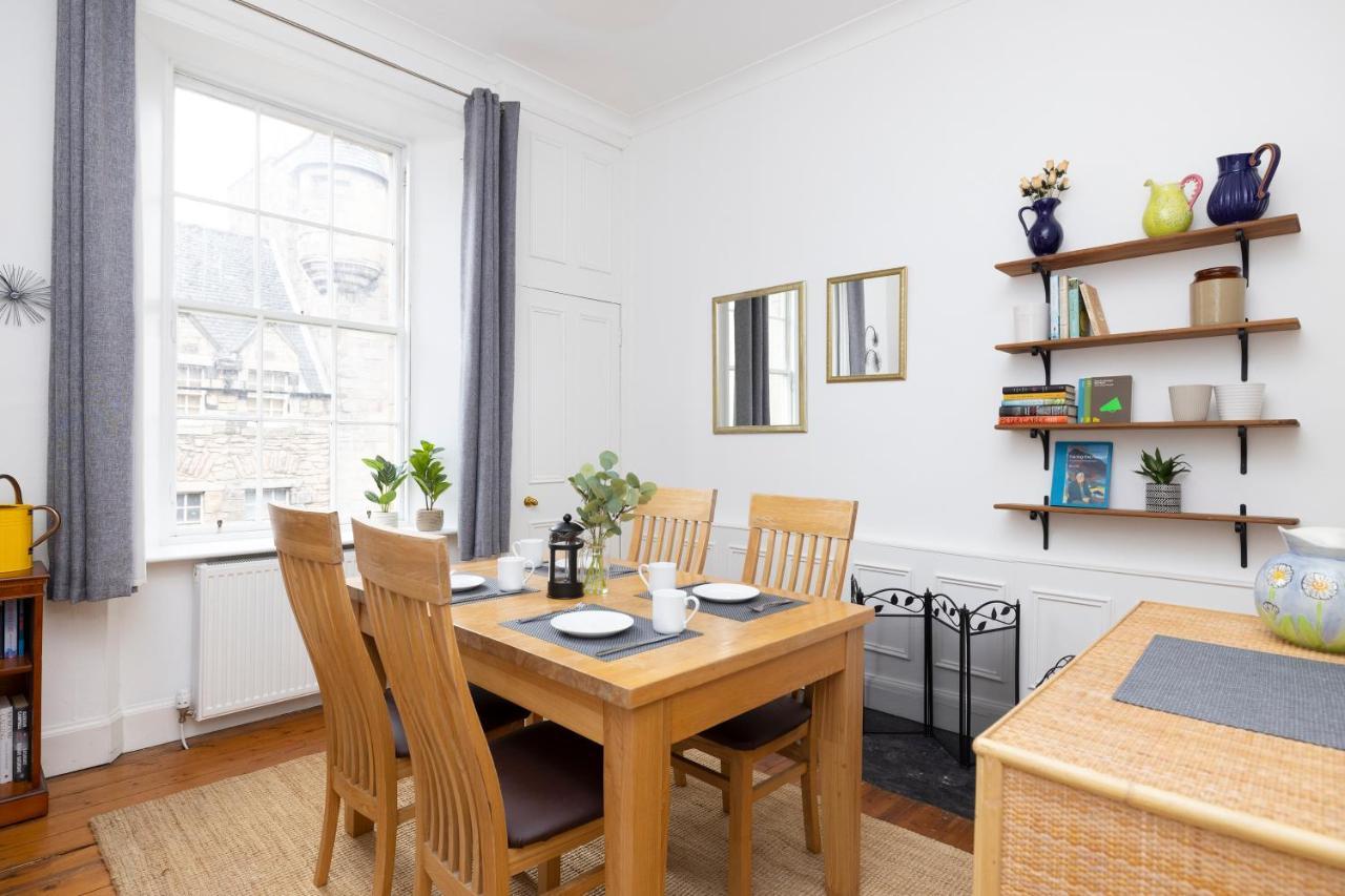 Joivy Cosy Flat In The Heart Of Edinburgh Apartment ภายนอก รูปภาพ