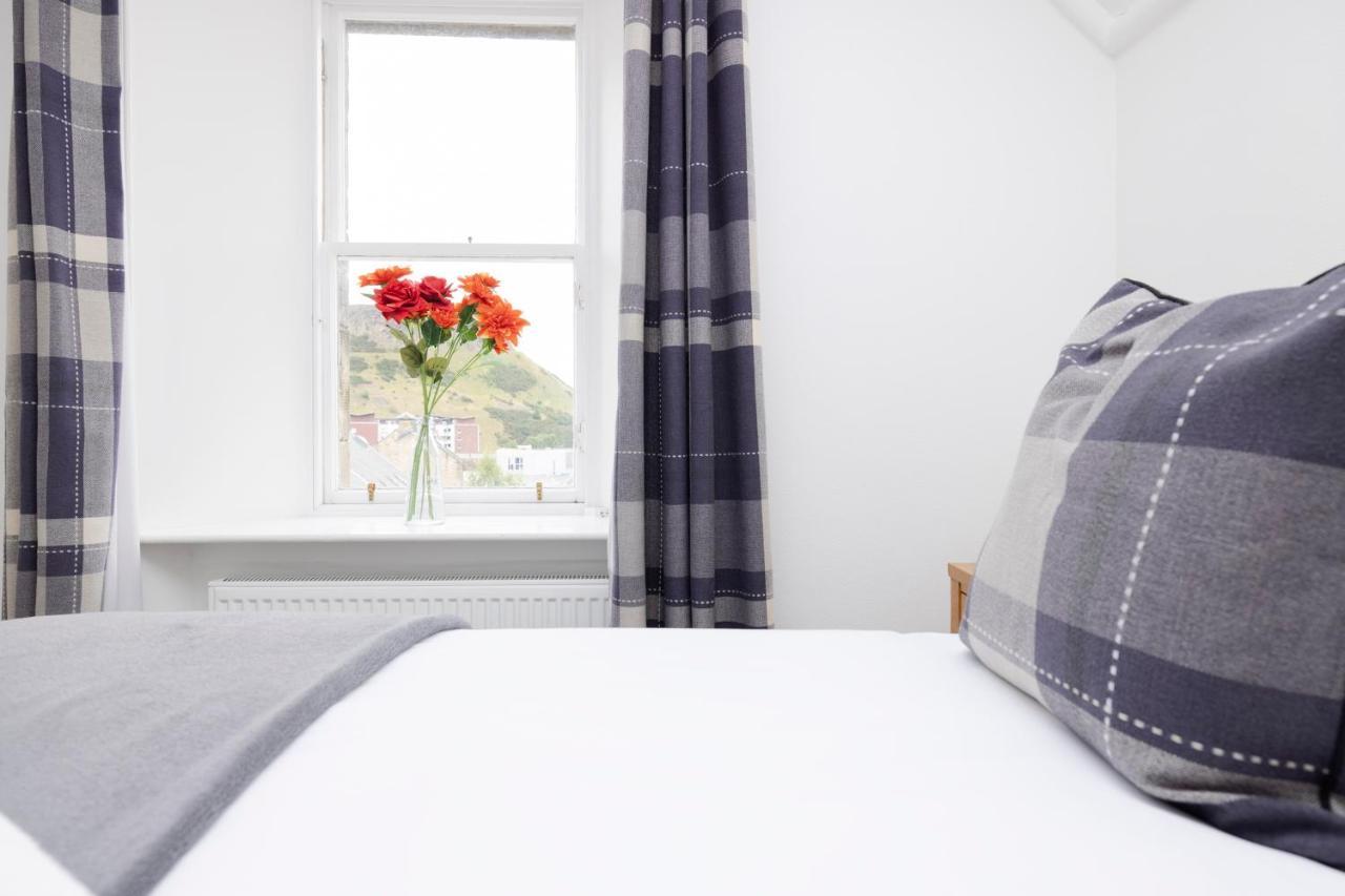 Joivy Cosy Flat In The Heart Of Edinburgh Apartment ภายนอก รูปภาพ
