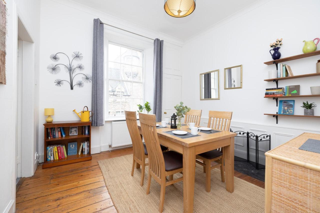 Joivy Cosy Flat In The Heart Of Edinburgh Apartment ภายนอก รูปภาพ